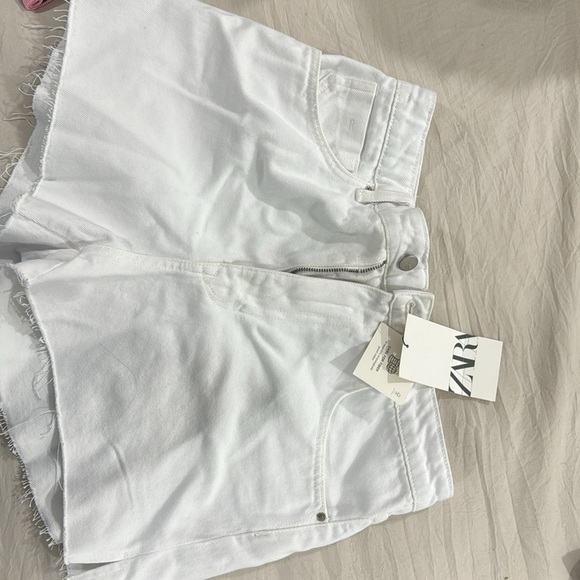 HIGH RISE SHORTS - Picture 3 of 3